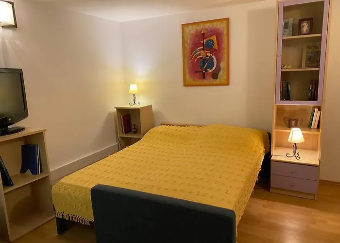 Cozy & Quiet Studio Apartment With A Garden